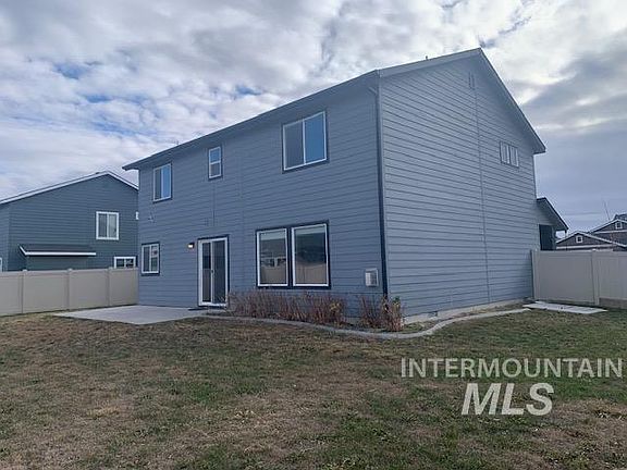 2nd image of 844 Bighorn Dr