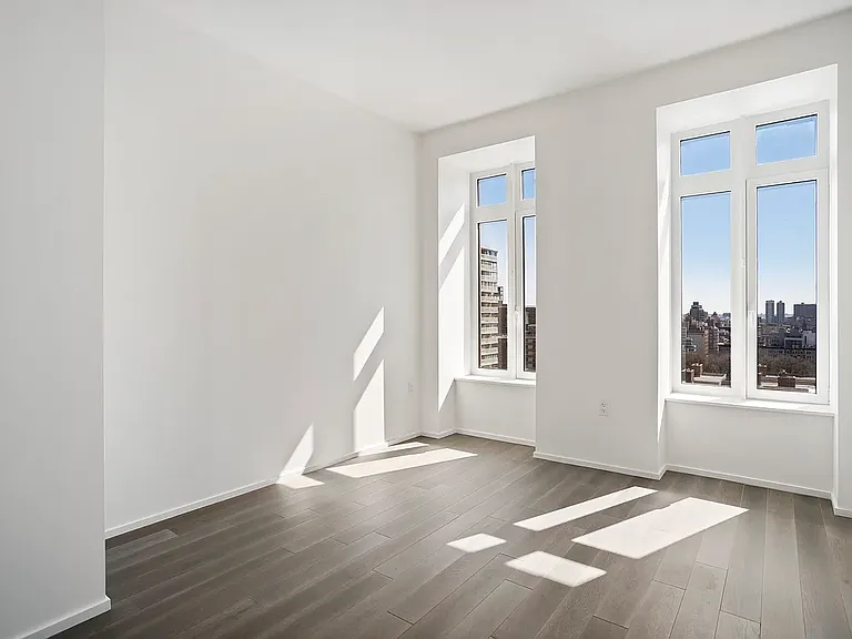 543 W 122nd St #7D — Photo 7