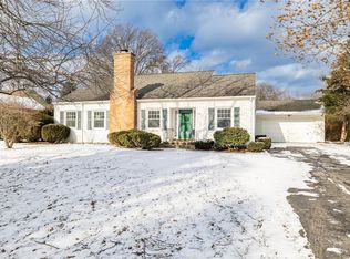 88 Danbury Cir N, Rochester, NY 14618