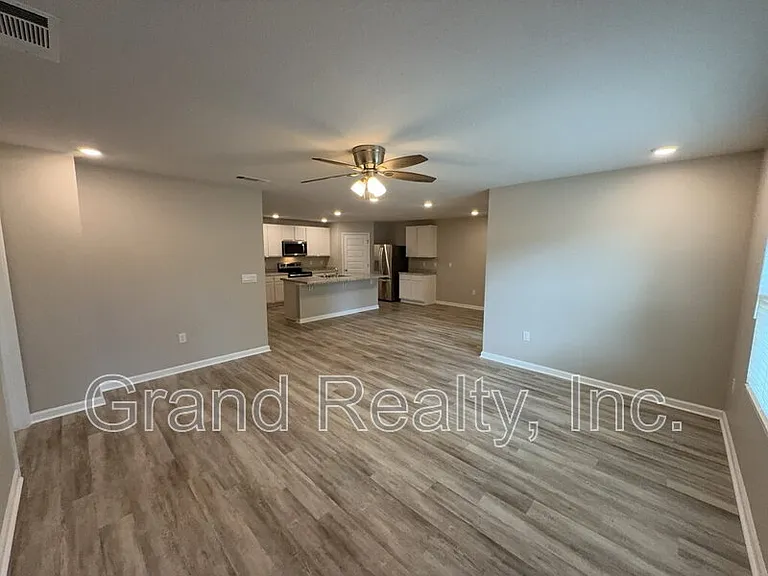 4407 White Cedar Ct — Photo 9