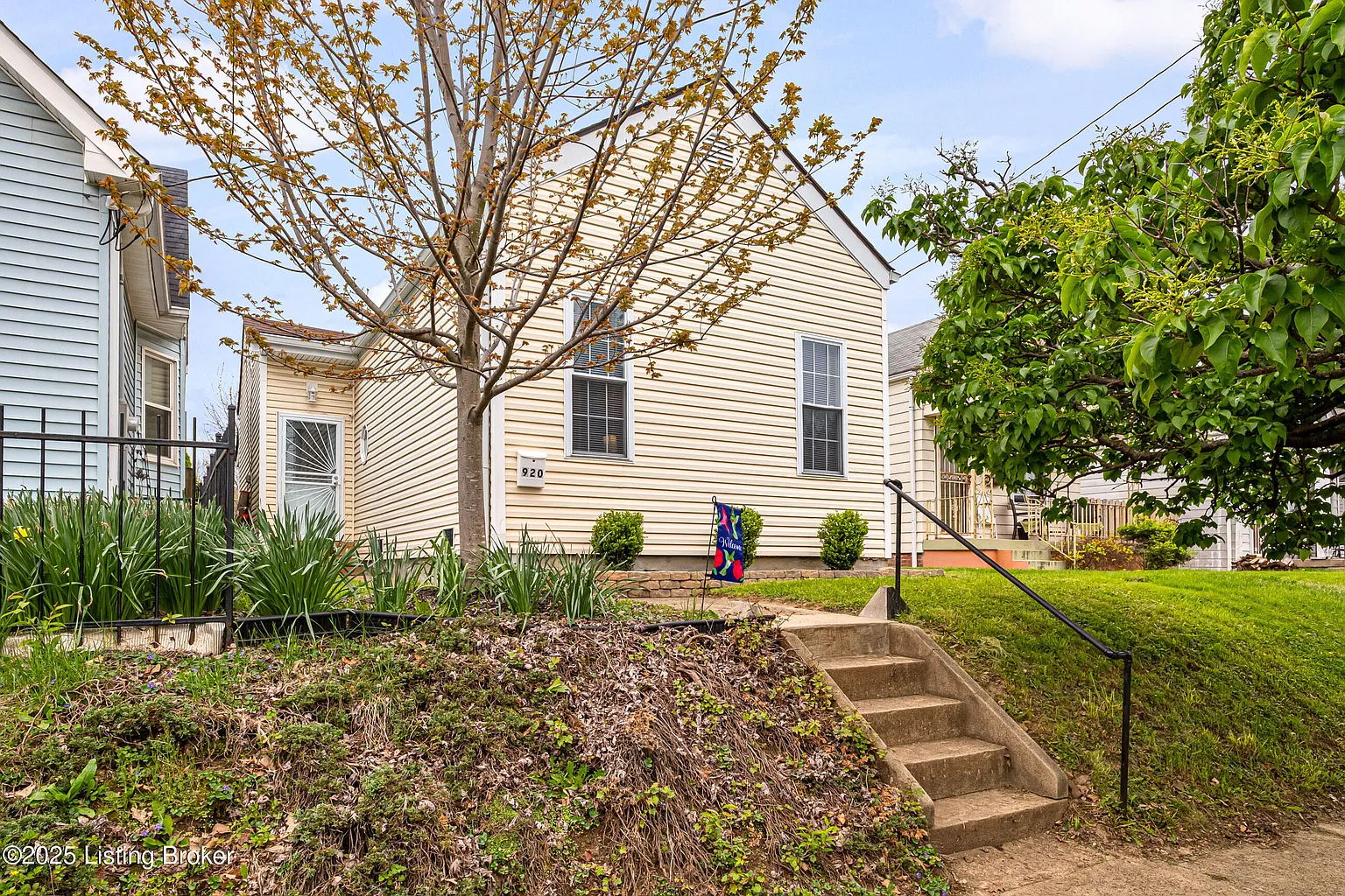 920 Lydia St photo 1