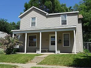 932 S Van Buren St #UPSTAIRS — Photo 1