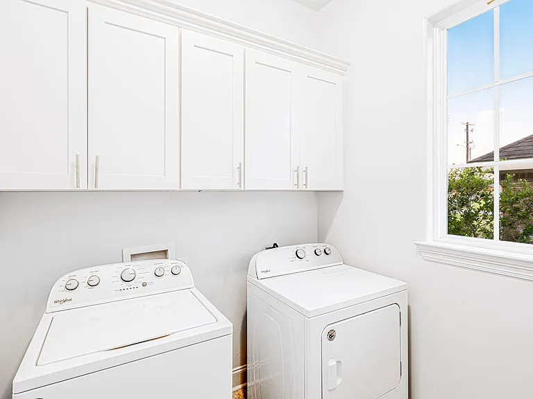 406 E Martial Ave — Photo 10