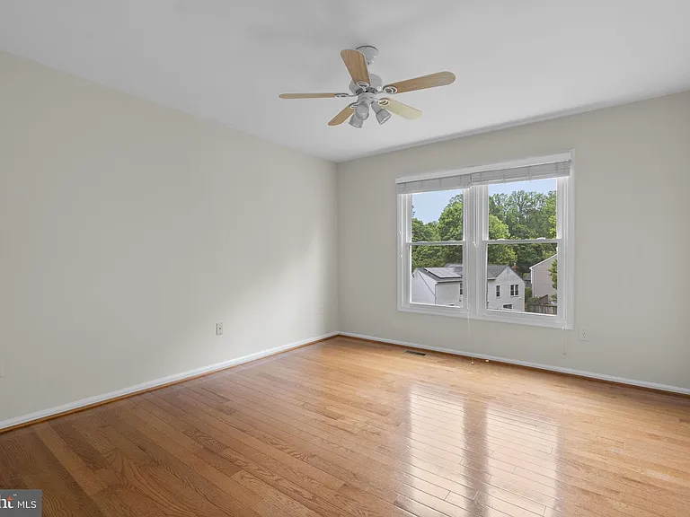 1119 Halesworth Dr — Photo 30