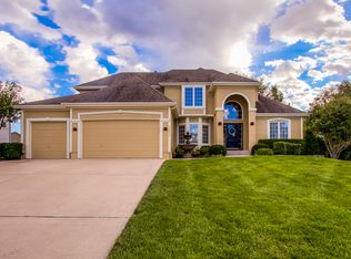 2505 SW Winteroak Cir, Lees Summit, MO 64081