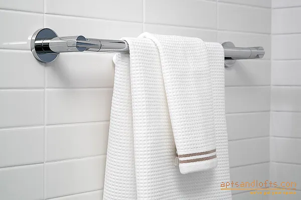 Rented by aptsandlofts.com | media 40