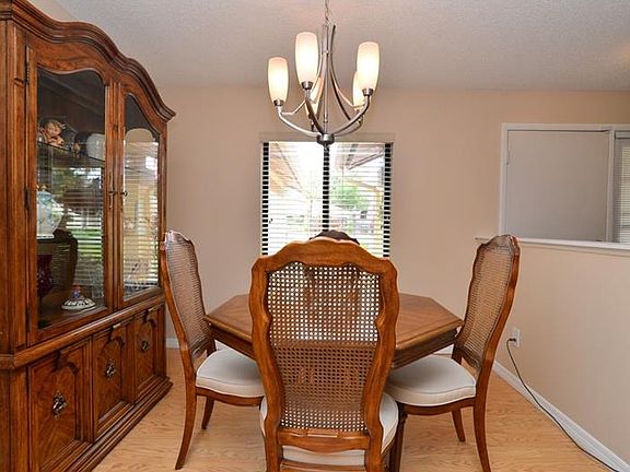 5th image of 2653 Abney Ave