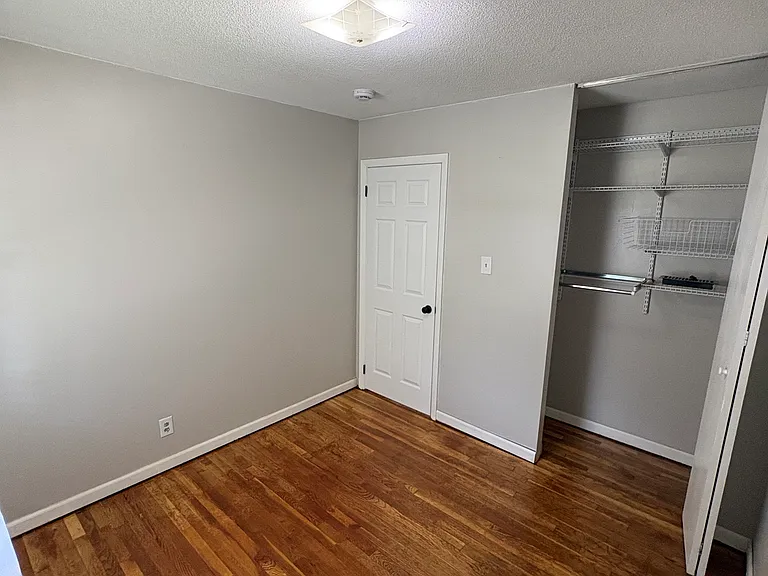 921 Gustane Dr — Photo 2