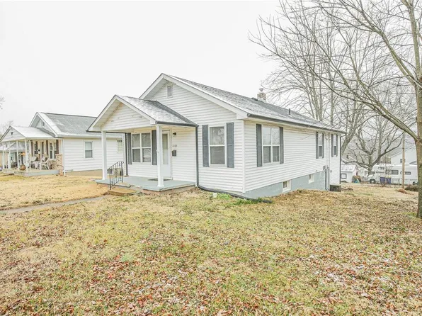 1109 S 4th St, De Soto, MO 63020