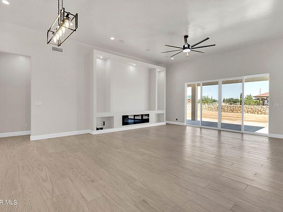 5th image of 15001 Hinojos Ave