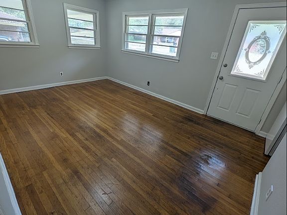 3rd image of 1130 Lombard Dr