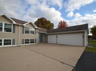 2672 Sandra Rose Ln, New Franken, WI 54229