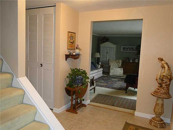 3rd image of 5681 Glen Hill Dr
