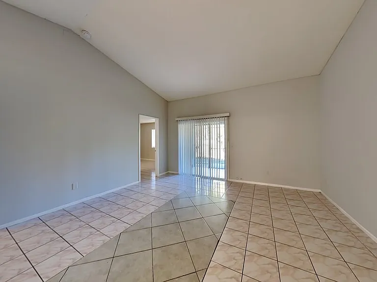 1913 Truman Rd — Photo 5