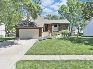 15113 S Blackfoot Dr, Olathe, KS 66062