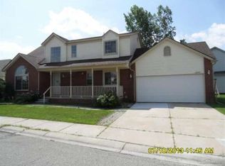 26250 Rosebriar Dr, Chesterfield, MI 48051