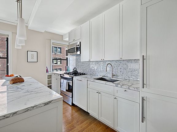3rd image of 26 E 10th St APT 7G