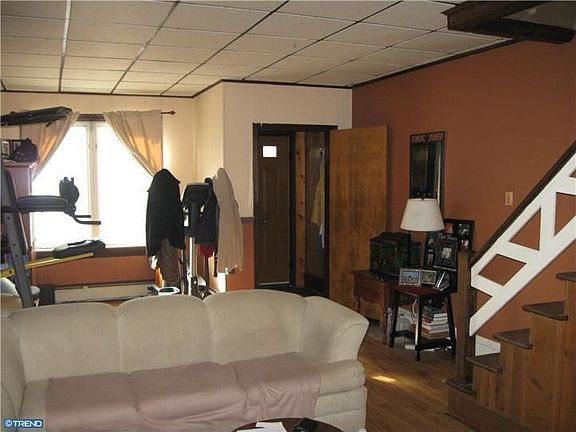 4th image of 225 W High St