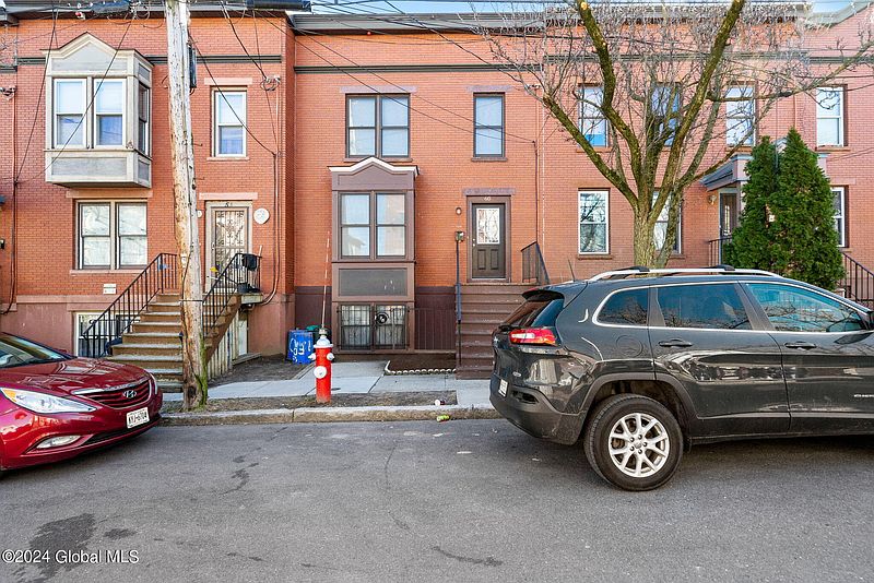 2nd image of 60 Catherine Street