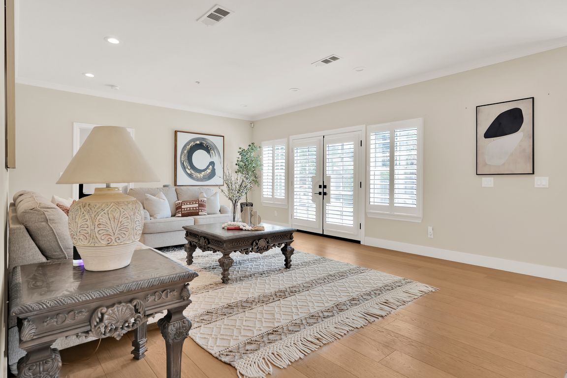 next background image