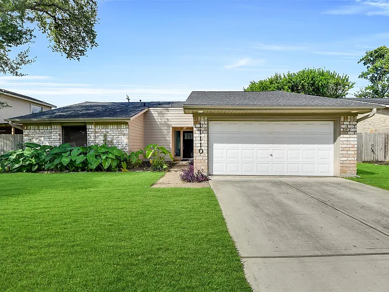 11110 Sagecountry Dr — Photo 1