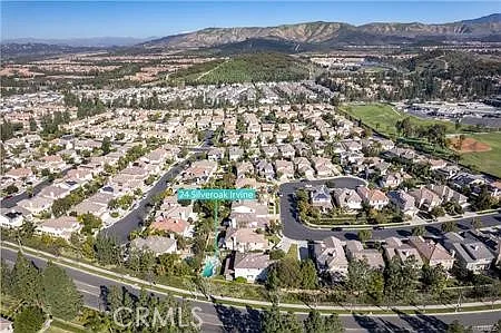 5 bed, 2600 sqft, $7,200 — Photo 3