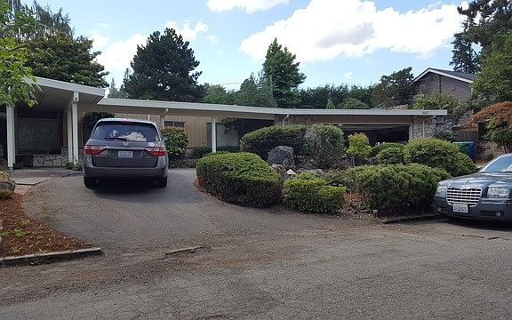 driveway & garage