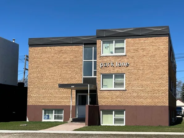 1915 Portage Ave #6, Winnipeg, MB R3J 0J3