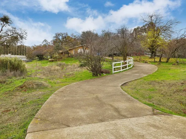 7573 Baldwin St, Valley Springs, CA 95252