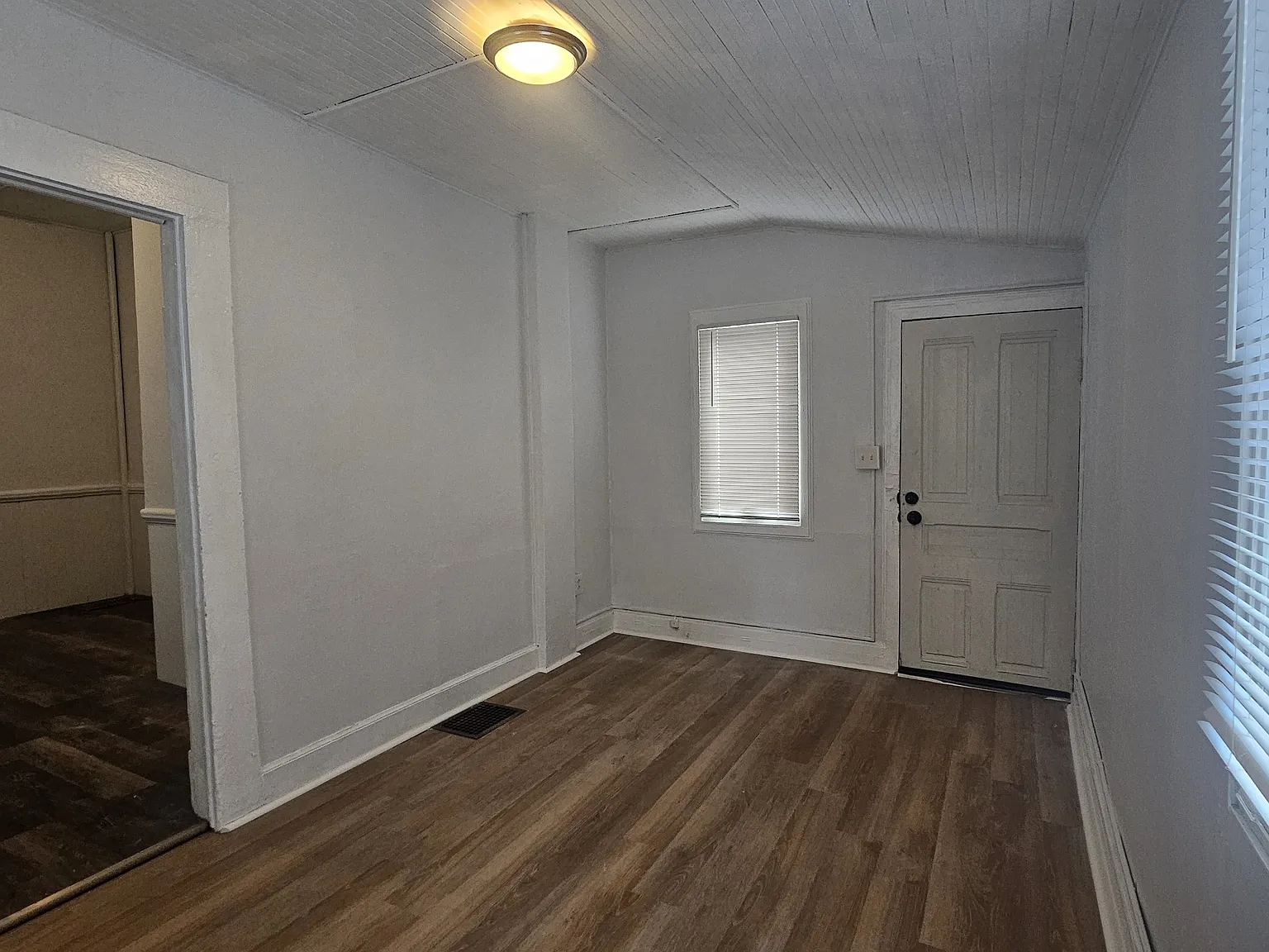 1 bed, 500 sqft, $1,150 — Photo 3
