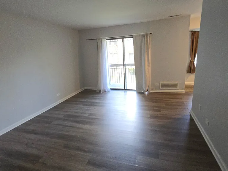 2275 Country Club Dr #12 — Photo 2