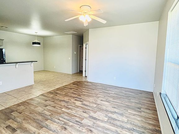 2nd image of 600 Rosemoor Ct