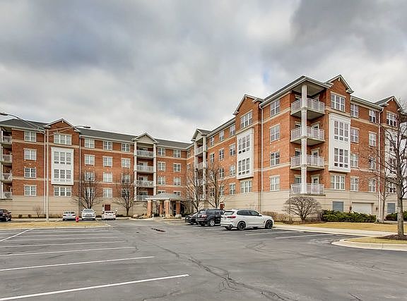 2nd image of 101 Pointe Dr Unit 209