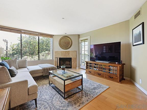 5th image of 1950 Upas St Unit 205