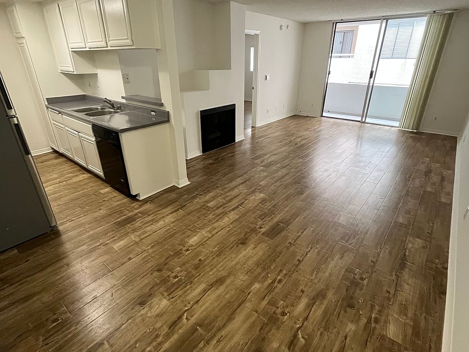 1st image of 5712 Camellia Ave APT 103