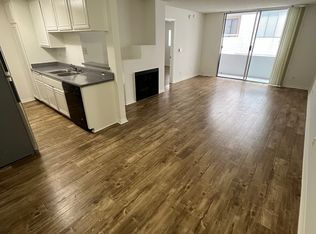5712 Camellia Ave APT 103, North Hollywood, CA 91601