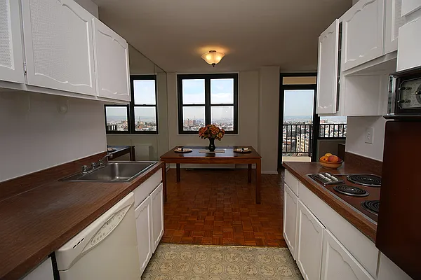 Sold by Hudson View Realty LLC | media 5