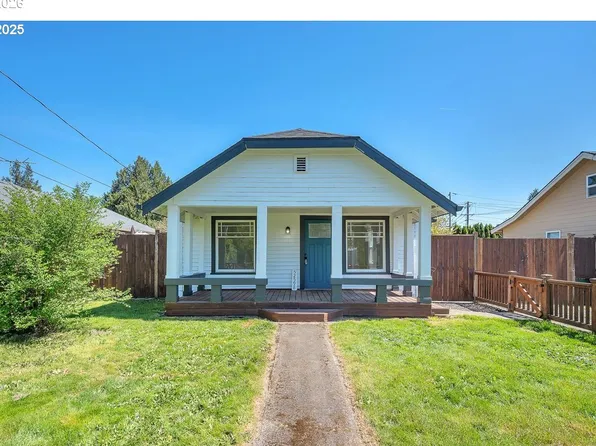 52598 NE 2nd St, Scappoose, OR 97056
