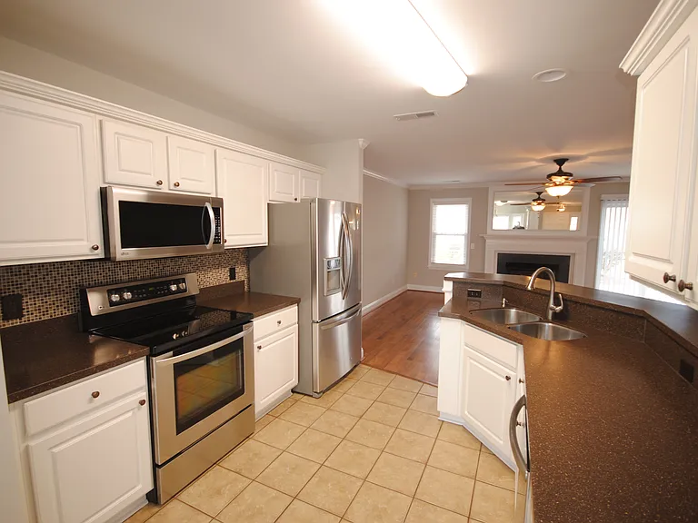 3013 Lagar Ln — Photo 6
