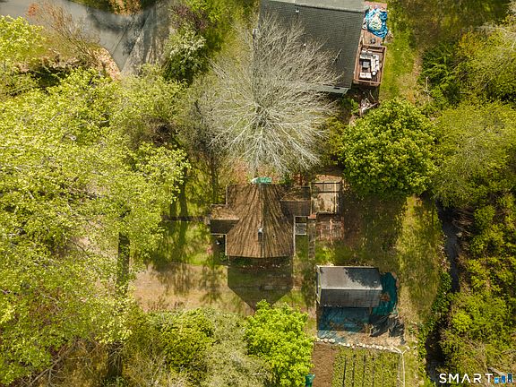 3rd image of 1007 Long Cove Road