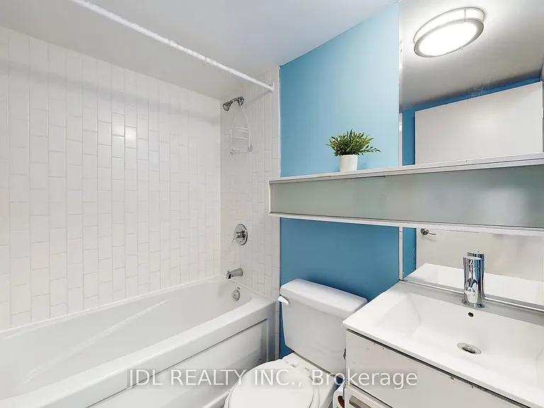111 Elizabeth St #1037 — Photo 21