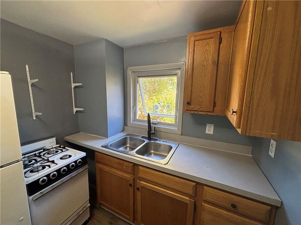 121 Sterling St