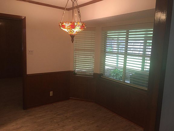 4th image of 728 Oxford Dr