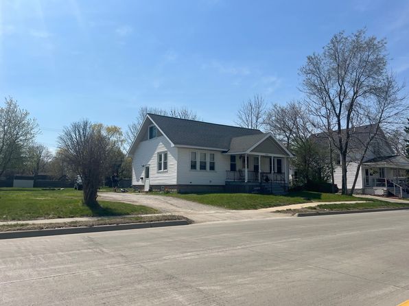 1822 Water St, Port Huron, MI 48060