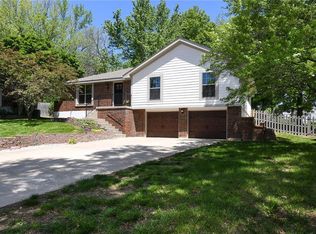1509 SW Arapaho St, Blue Springs, MO 64015