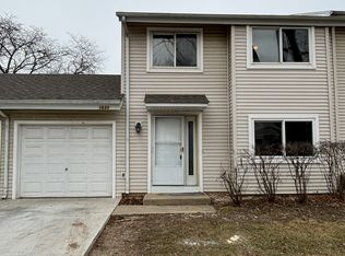 1630 E Waterford Ln, Palatine, IL 60074