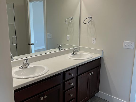 4th image of 4672 S Alder Dr