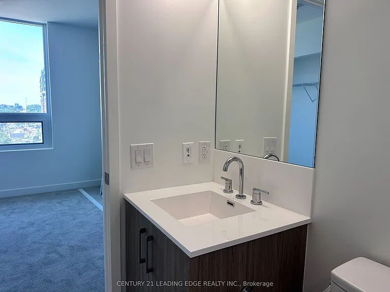 4010 Eglinton Ave W #810 — Photo 9