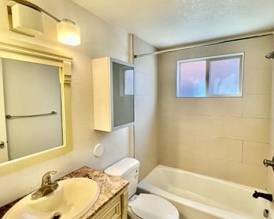 5th image of 1431 N Pearl St APT 203