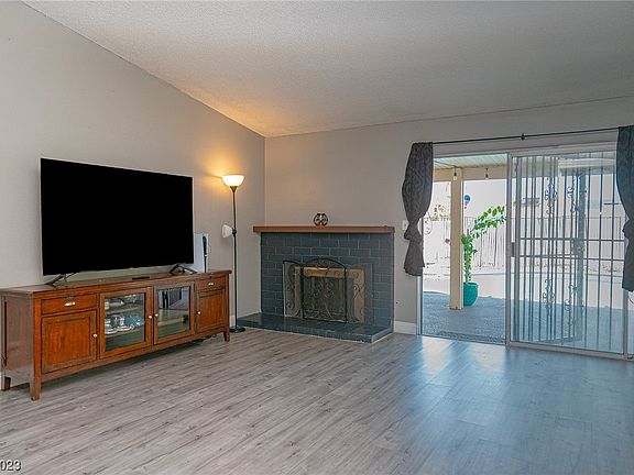 5th image of 1524 Calabria Dr